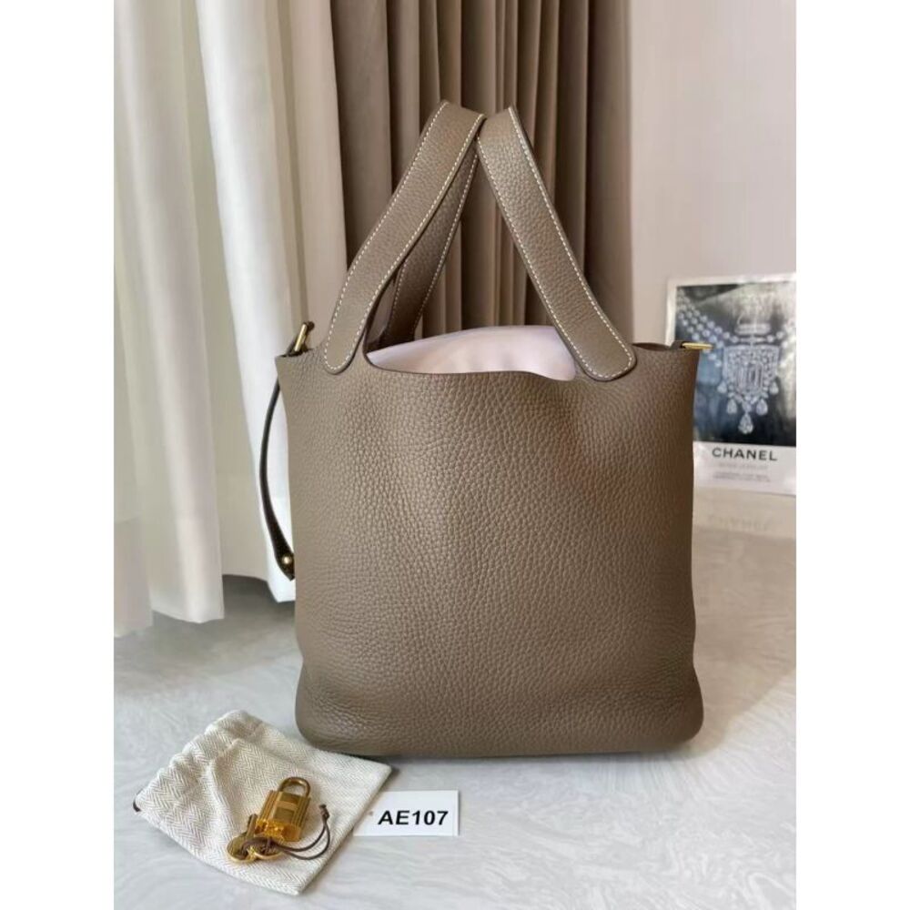 Hermès Women Pre-Loved Bag Very Good Condition